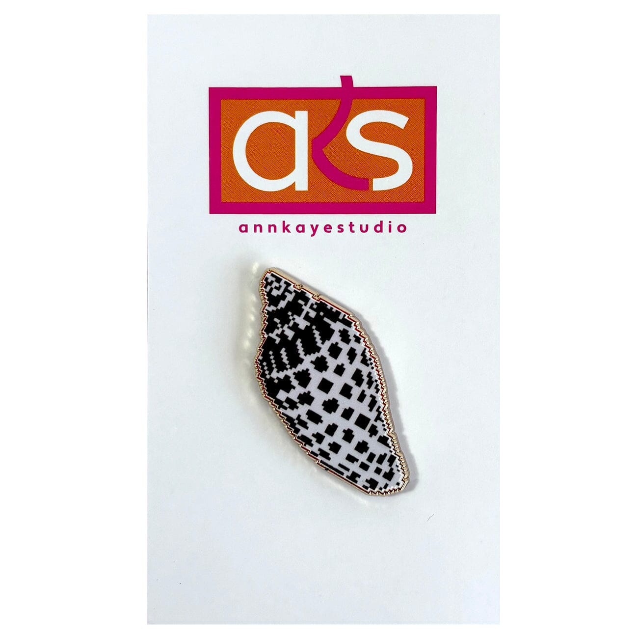 Junonia Shell Needleminder Accessories Ann Kaye Studio - 1