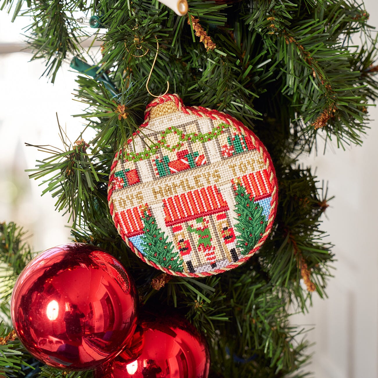 London Store Fronts Hamleys Kit Kits Needlepoint To Go