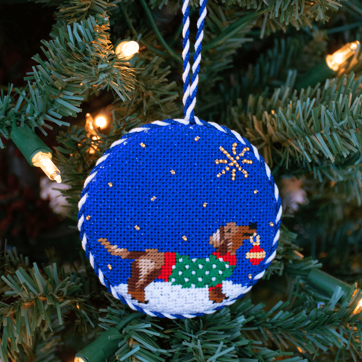Midnight Dachshund Round with Stitch Guide Painted Canvas Kirk & Bradley - 4