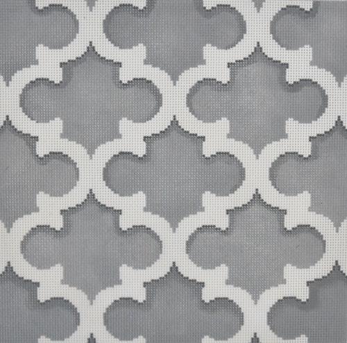 Quatrefoil Gray / White Painted Canvas Associated Talents - 1