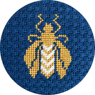 Bee Round Kit   Blue Kits Needlepoint To Go 

