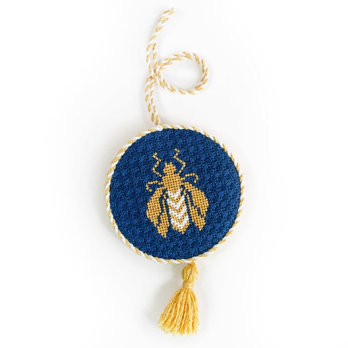 Bee Round Kit   Blue Kits Needlepoint To Go 
