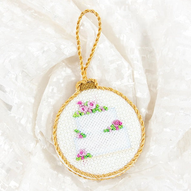 Rosebud Cake Ball Ornament Kit
