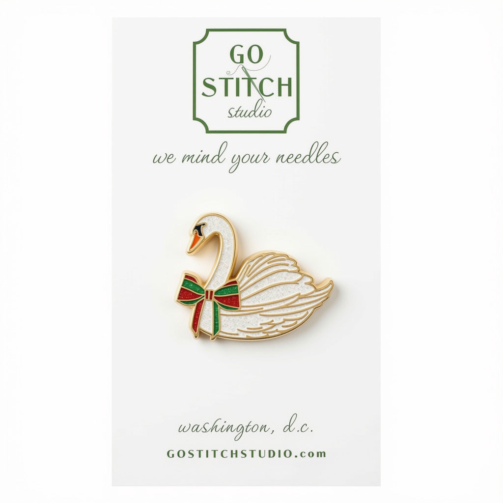 Holiday Swan Needle Minder - 1
