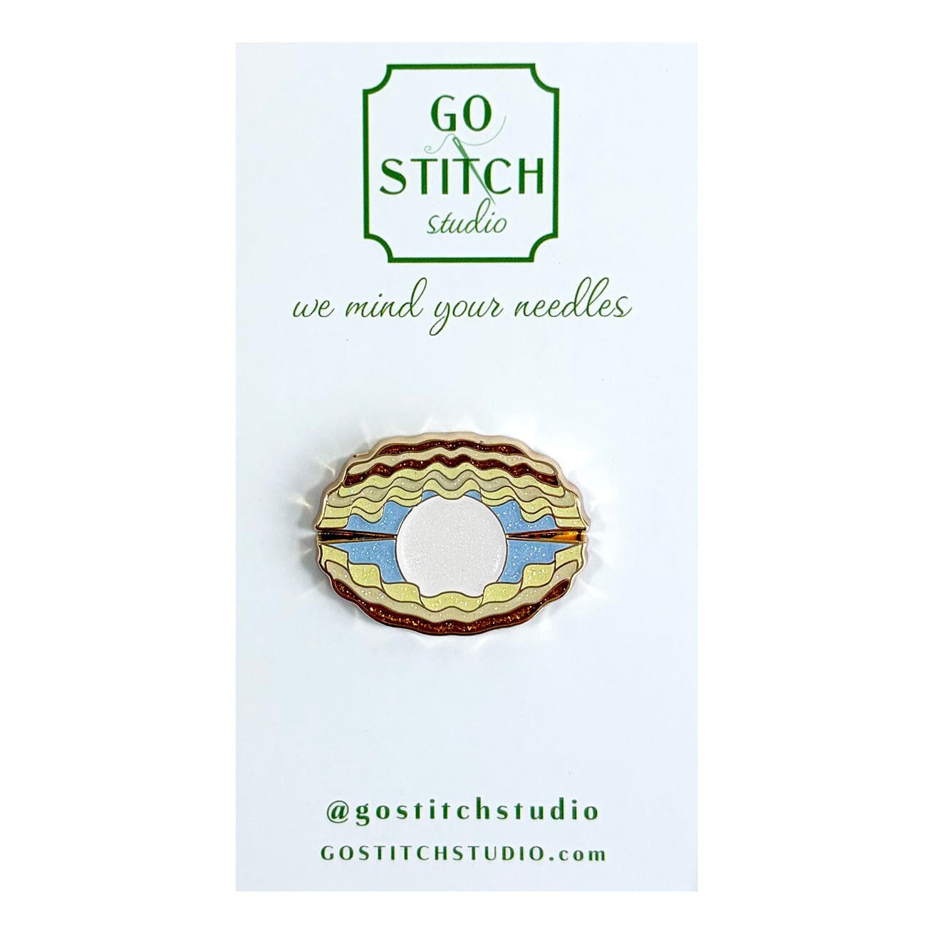 Scallop Pearl with Glitter Needle Minder Accessories Go Stitch Studio  - 1